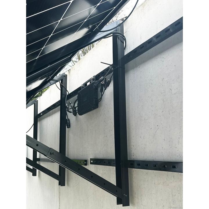 Instalación Plug and Play con sistema de montaje en balcones