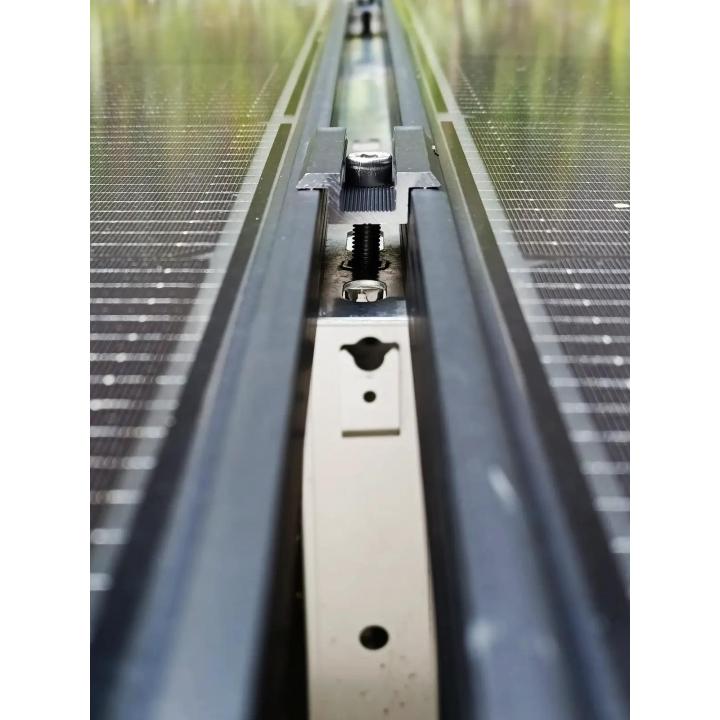 Clame milieu 28 à 50 mm pour fixation panneau solaire sur rail aluminium — vue 2