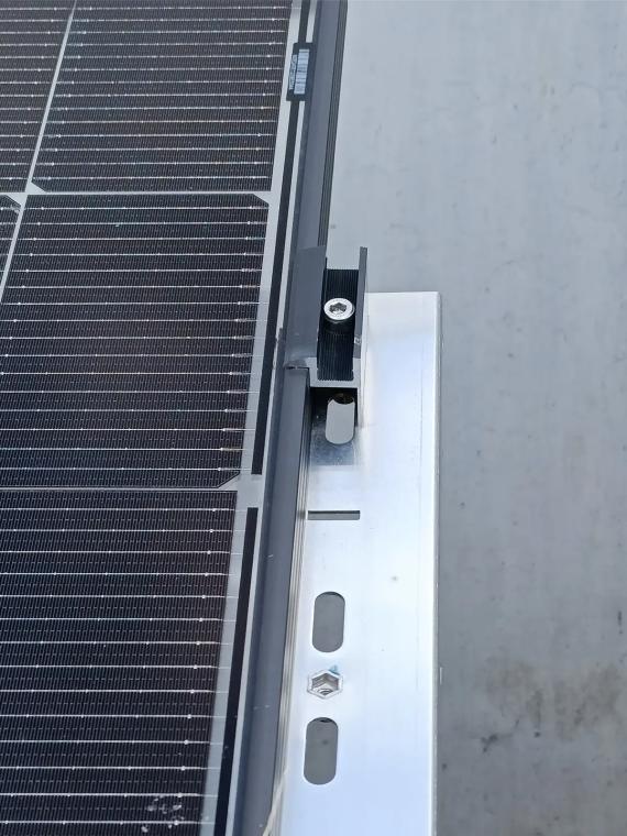 Eindklem 28 tot 50 mm voor bevestiging van zonnepanelen op aluminium rails — vue 2