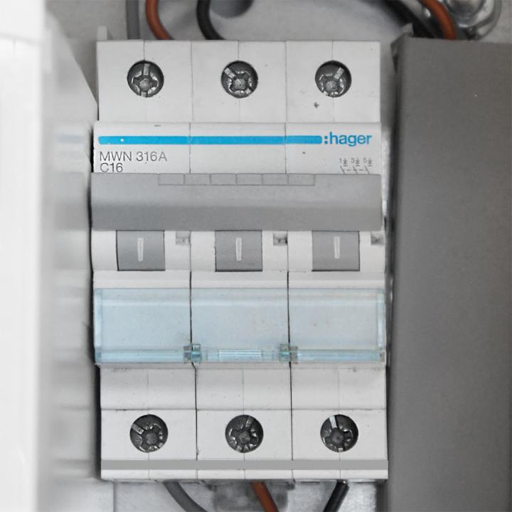 Prewired box for solar kit regulator